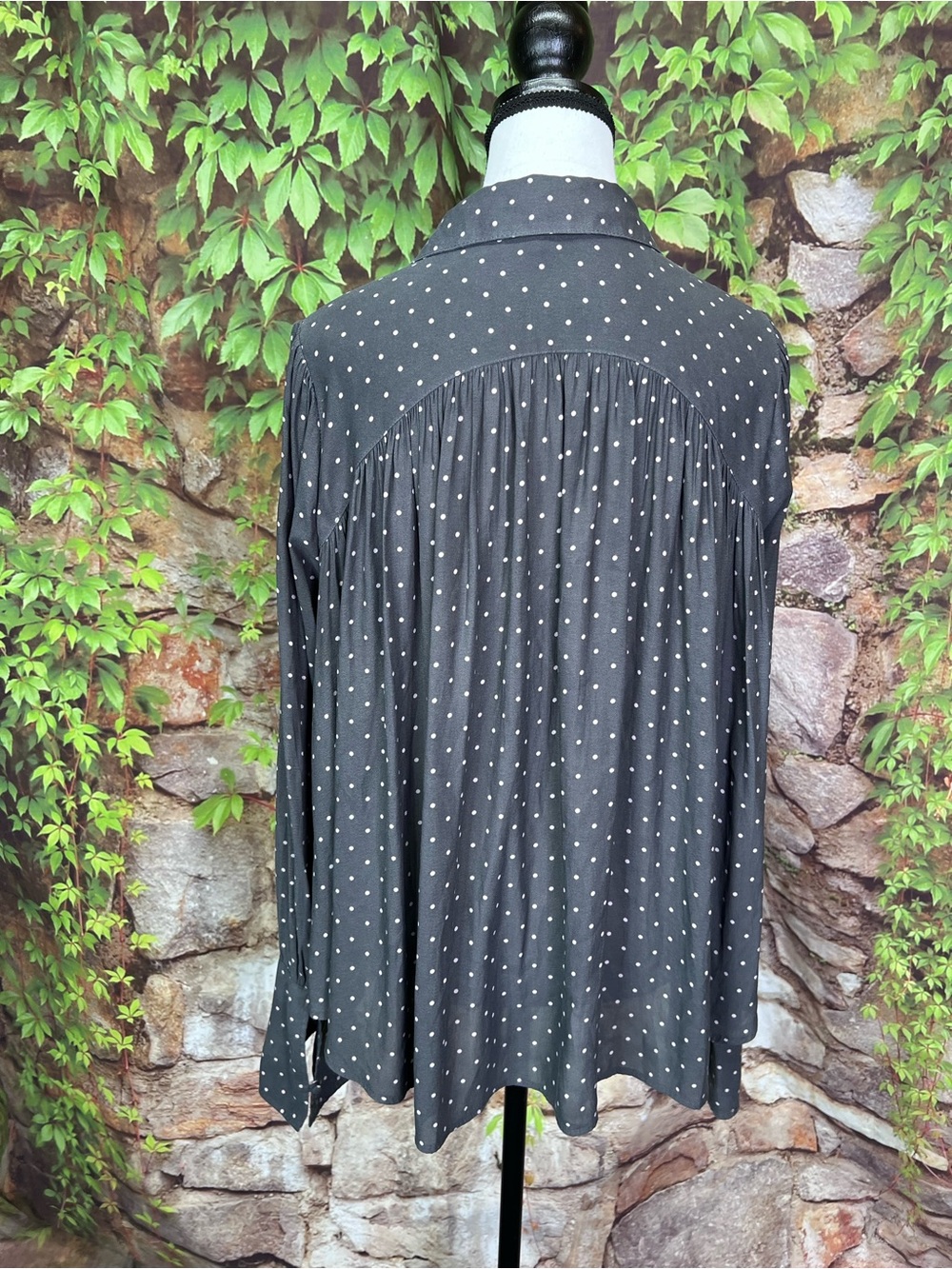 FREE PEOPLE Hi/Lo Gray Dotted Button Front Boho Workwear Swing Blouse, S - Picture 11 of 16